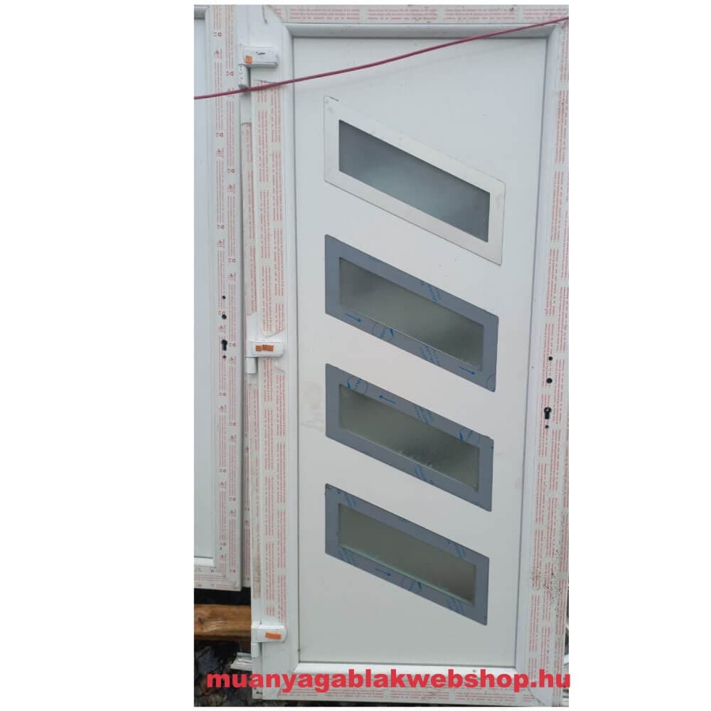 Műanyag bejárati ajtó Flat Inoxline 14